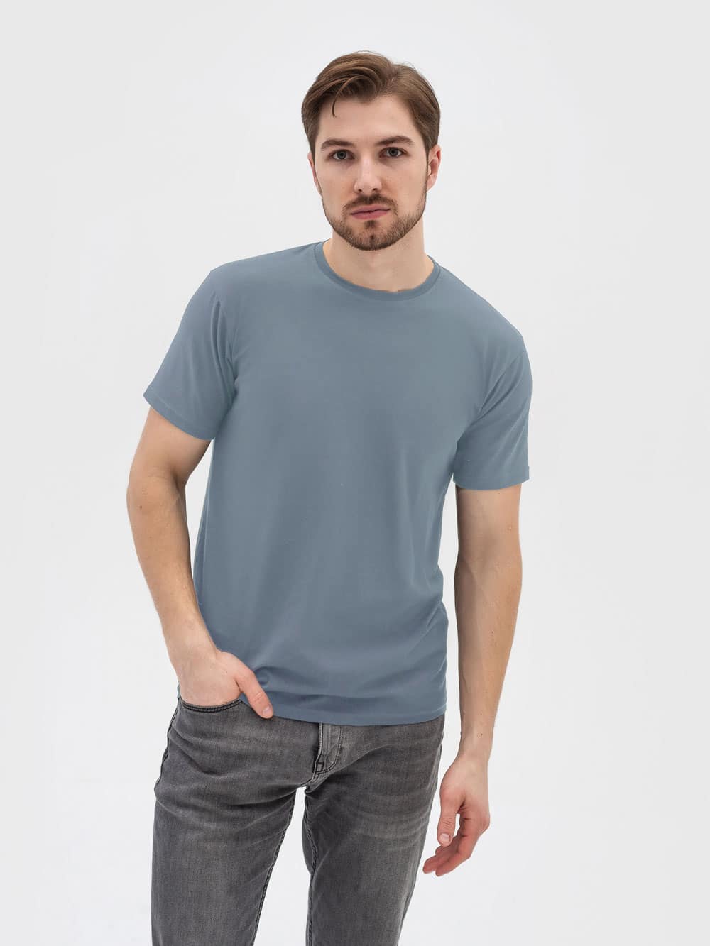 Cірий-на-людині-перед